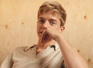 Mae Martin: The Possum