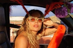 KAROL G - VIAJANDO POR EL MUNDO TROPITOUR