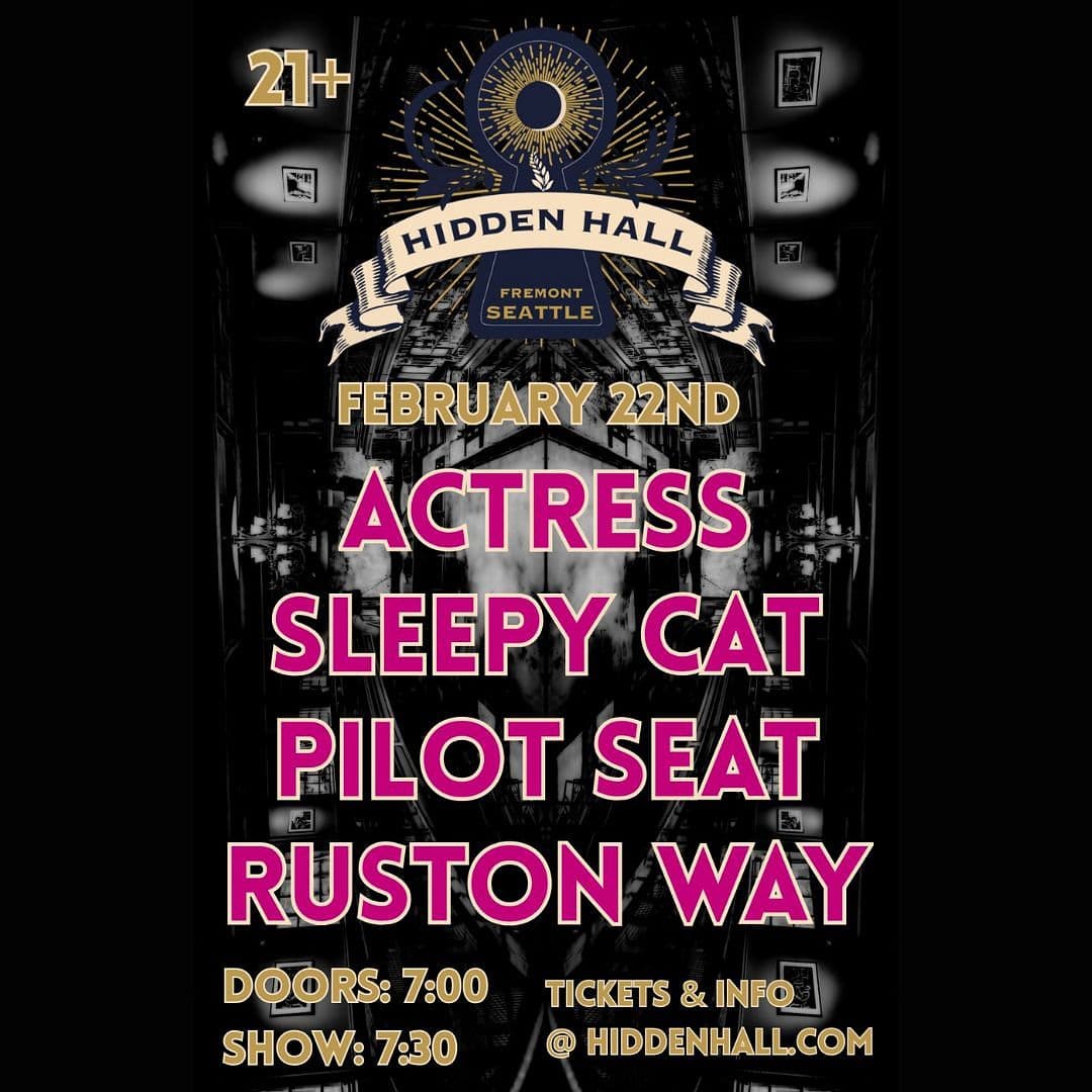 Ruston Way w/ Sleepy Cat, Pilot Seat, Actress